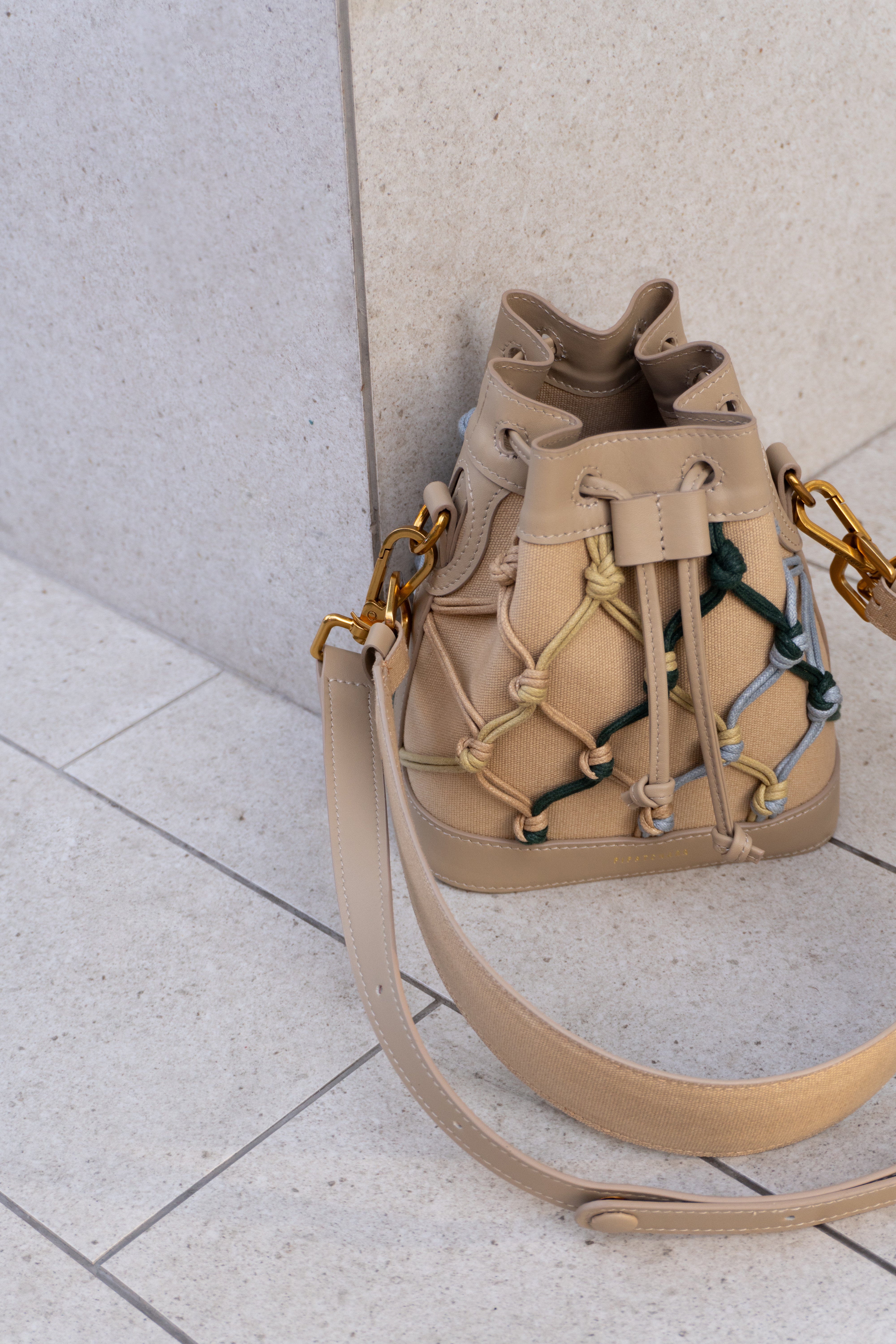 Romy Bucket Bag - Cappuchino Candy