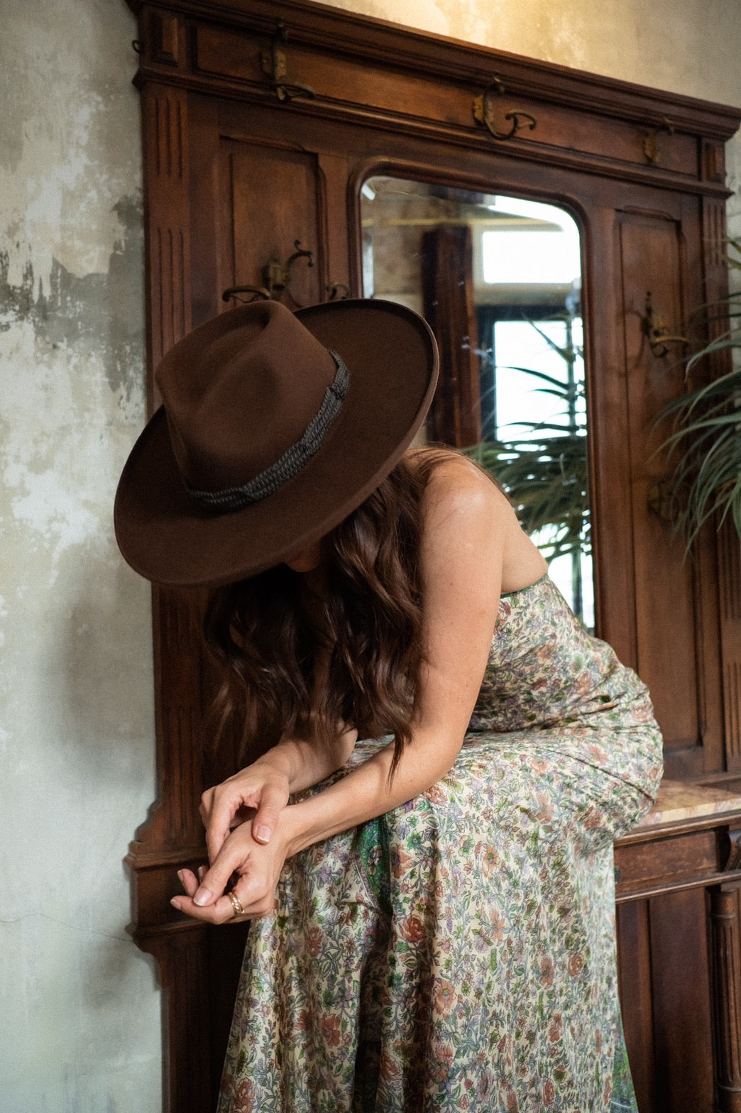 Chapeaux - Dark Brown