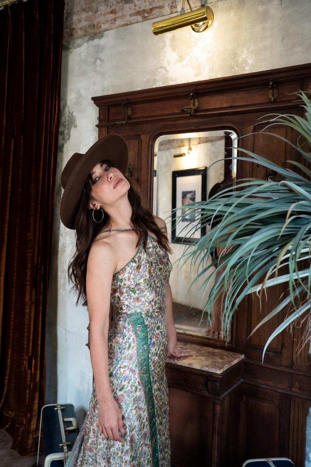 Chapeaux - Dark Brown