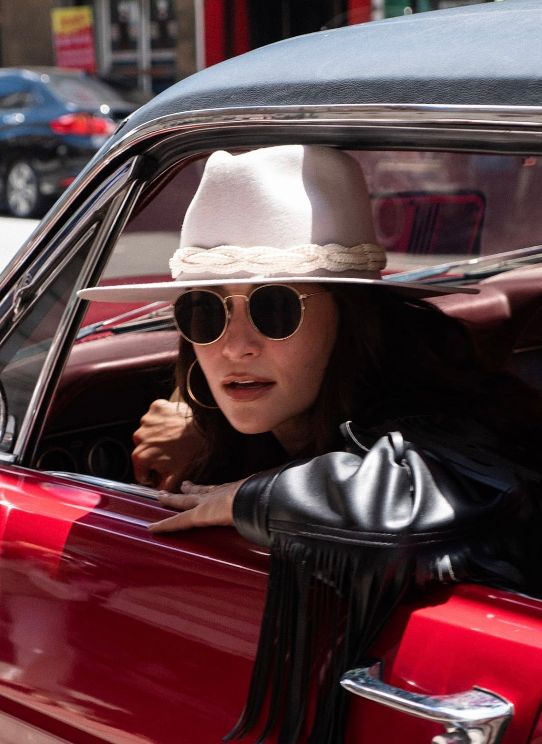 Chapeaux - White