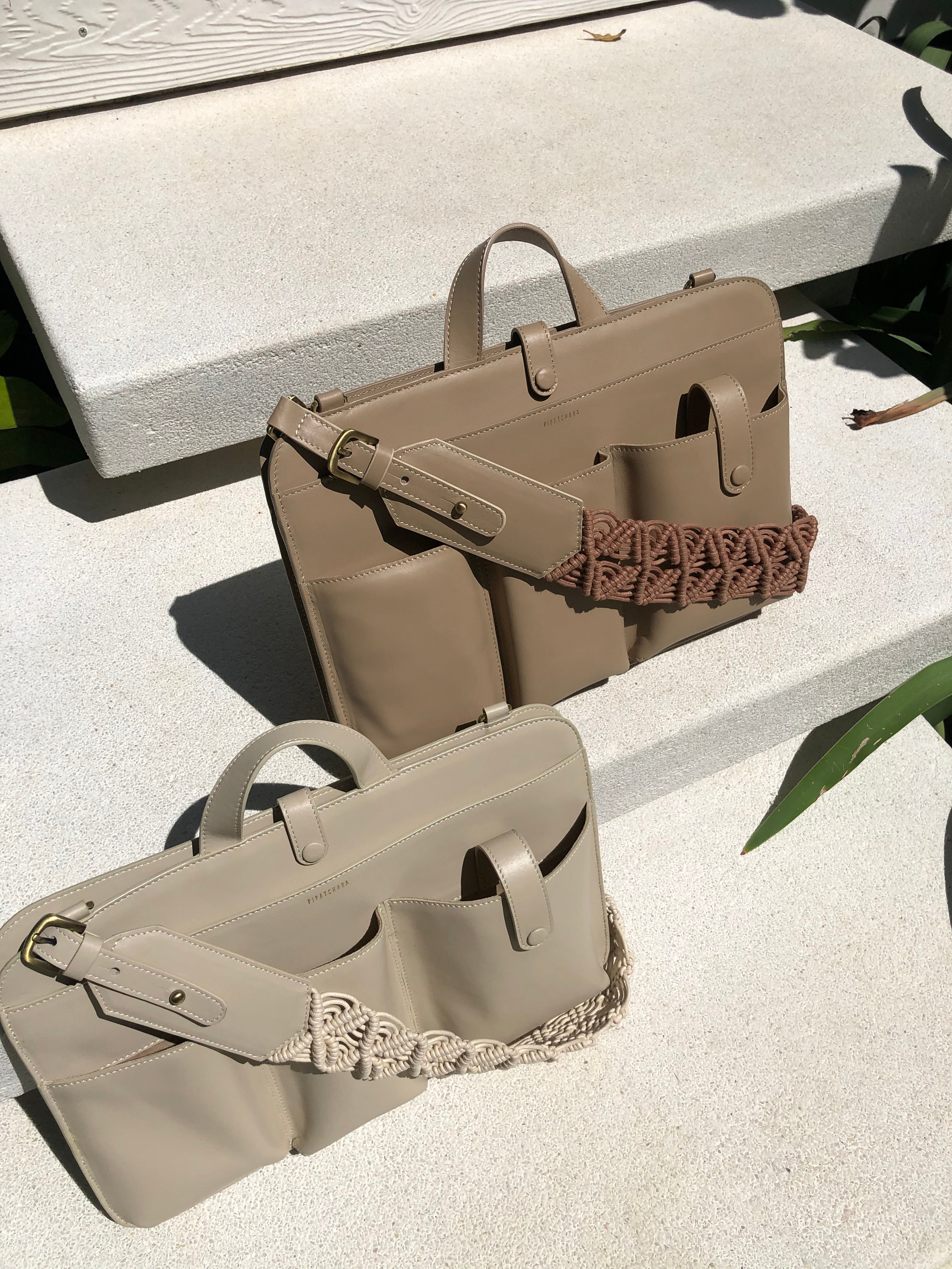 Lia Laptop (Leather) Nude
