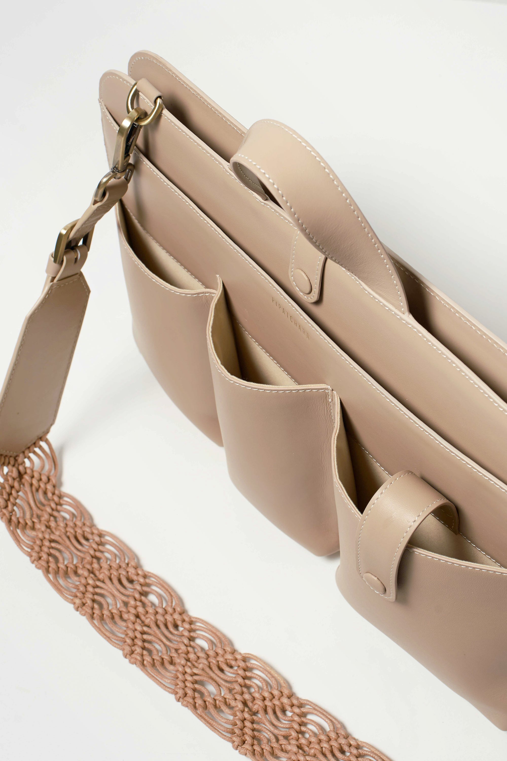 Lia Laptop (Leather) Nude