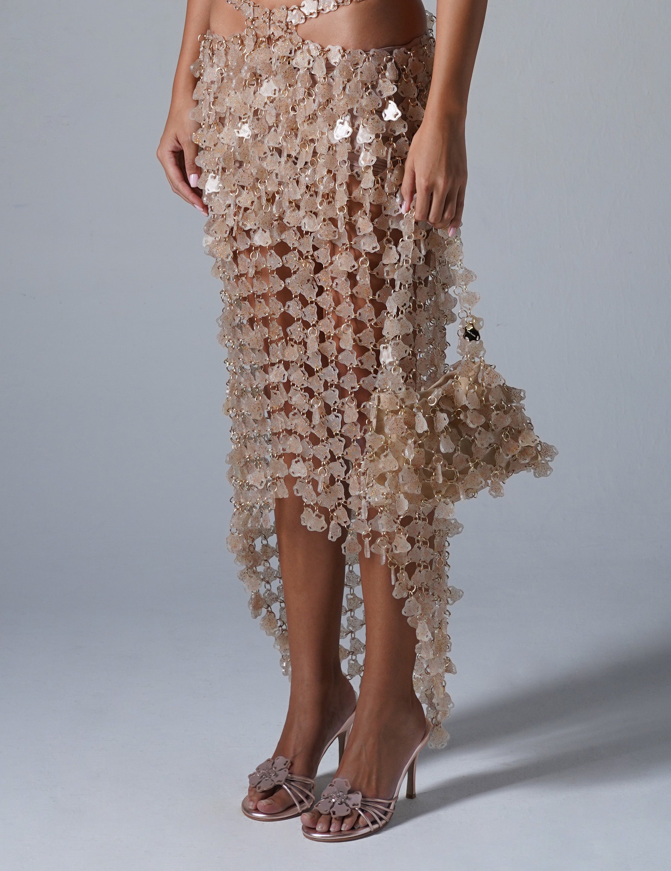 Look23 (Infinitude Mid-Length Skirt)